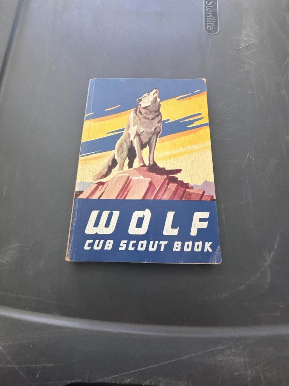WOLF CUB SCOUT BOOK